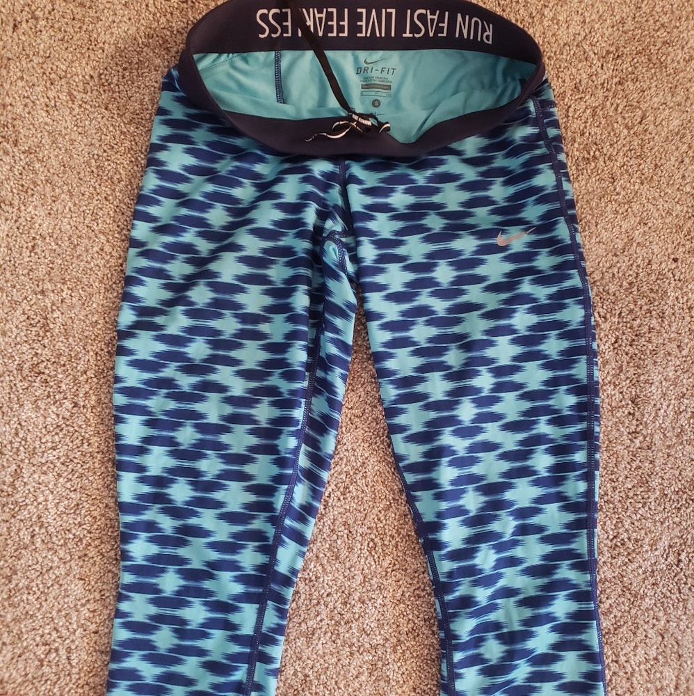 Nike cropped leggings